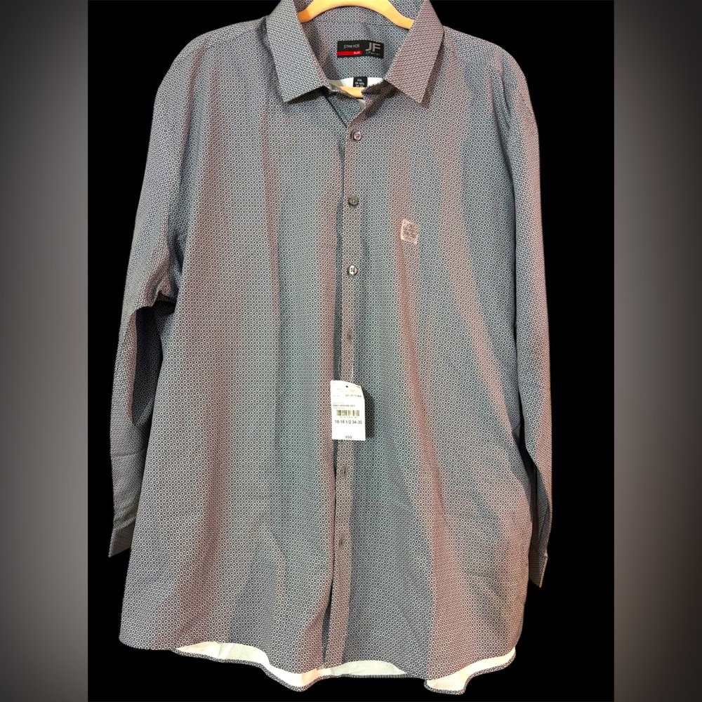 NWT Elegant Men’s Button Down Dress Shirt